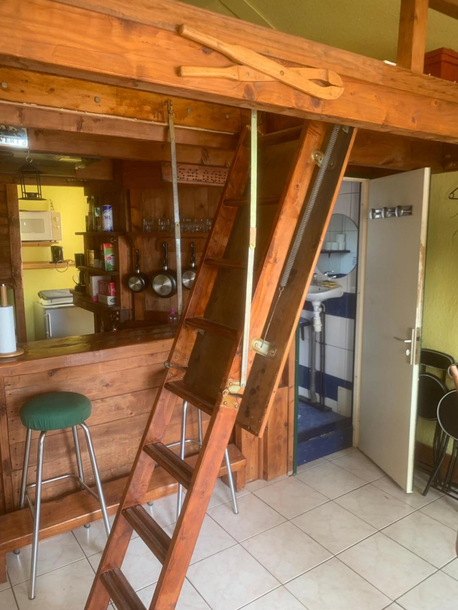 Apartment Repaire De Barberousse De