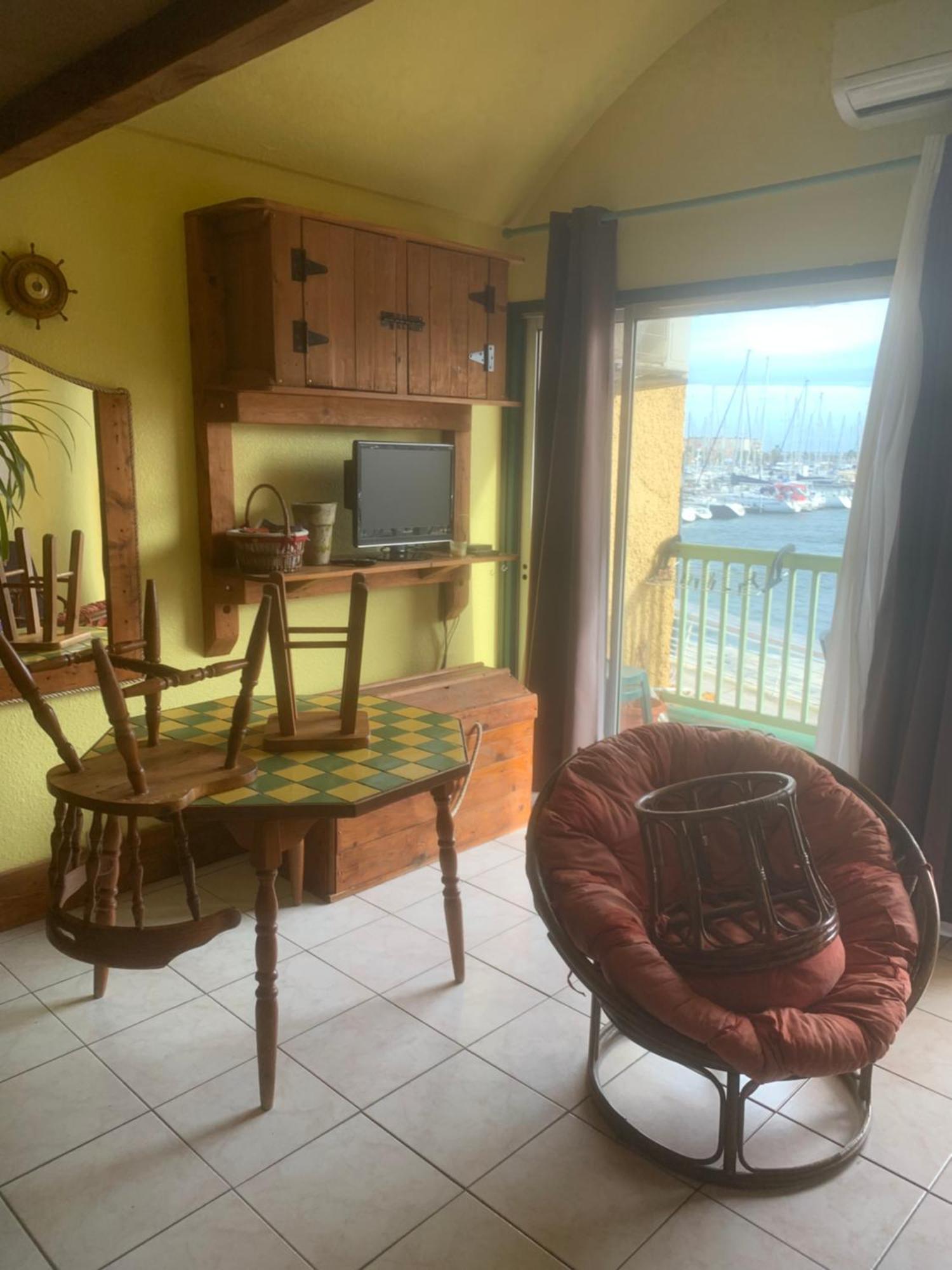 Location Gruissan, Studio, Piscine, Parking Privé * Gruissan